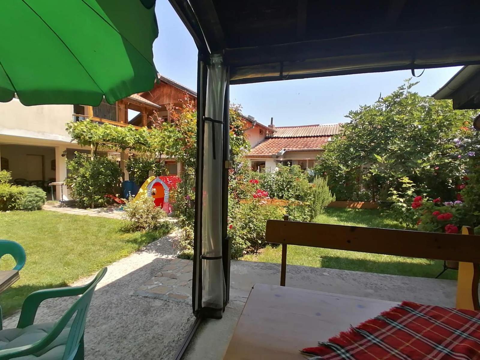 Guest House Sokratovi Obzor Exteriör bild